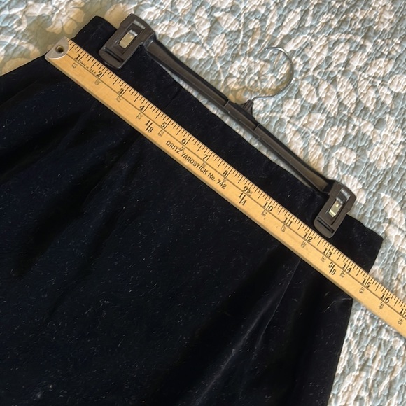 VELVET black A-line skirt with high waist - zips in back - Picture 4 of 6